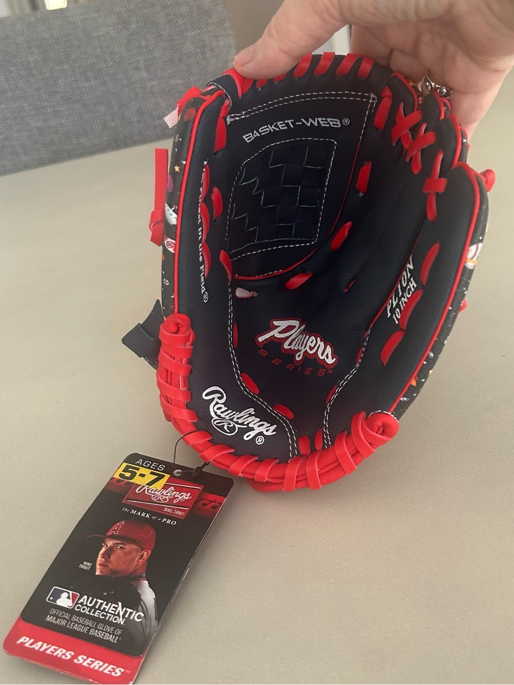 NWT Rawlings Players Series
10" Youth Baseball T-Ball
Glove Space Print Ages 5-7
